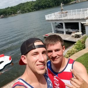 Meet your Posher, Derek